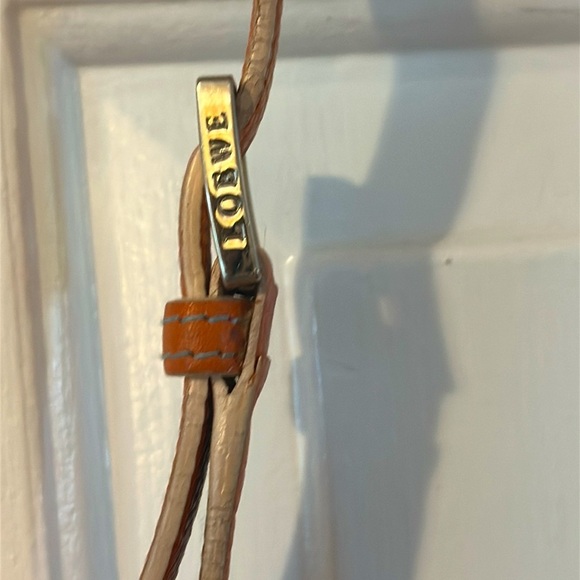 Vintage Loewe Senda Orange Pebbled Leather Logo Embossed Crossbody Bag - Picture 3 of 13